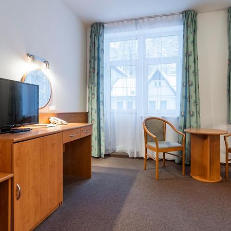 Hotel Luzice ヤーヒモフ エクステリア 写真